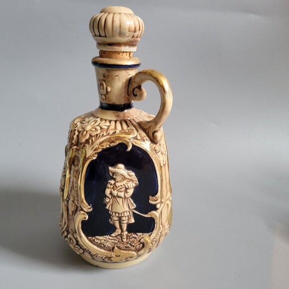 Vintage SMR Japan Ceramic Musical Decanter With Stopper & Knight Relief Design - Picture 4 of 6